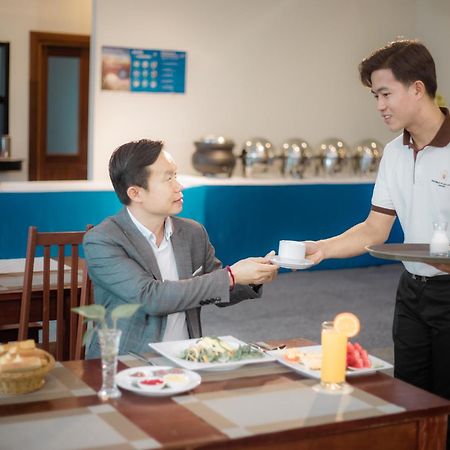 Sisombat Plaza Hotel Vang Vieng Dış mekan fotoğraf