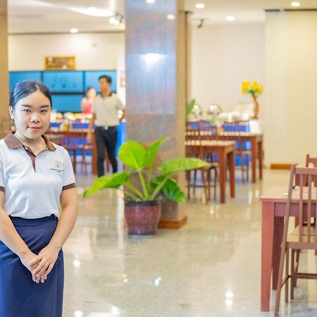 Sisombat Plaza Hotel Vang Vieng Dış mekan fotoğraf