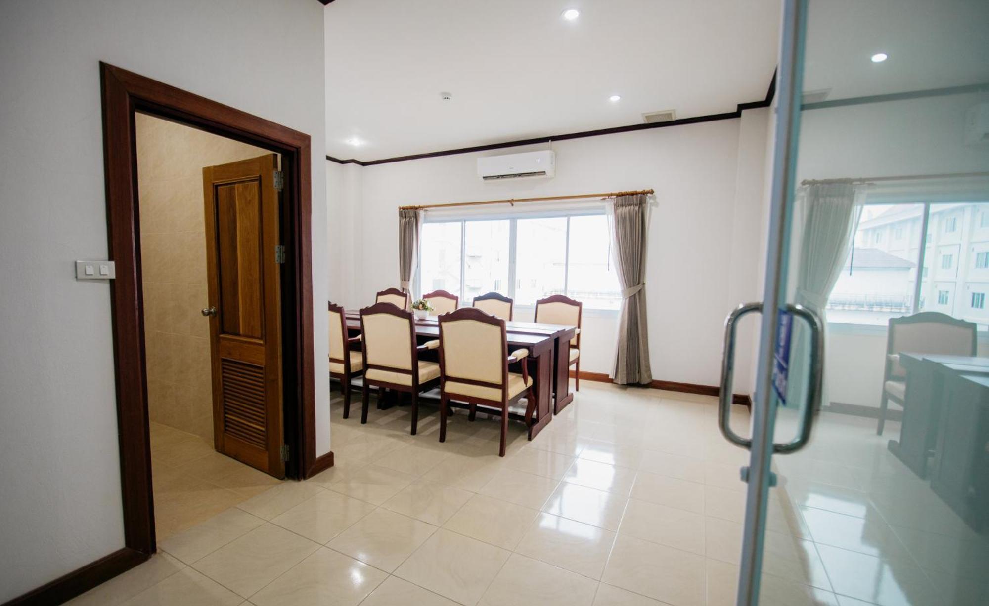 Sisombat Plaza Hotel Vang Vieng Dış mekan fotoğraf