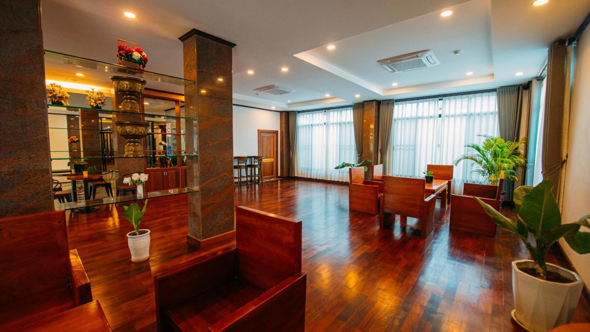 Sisombat Plaza Hotel Vang Vieng Dış mekan fotoğraf