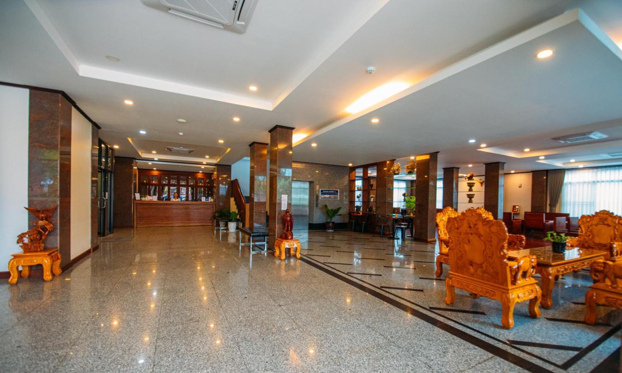 Sisombat Plaza Hotel Vang Vieng Dış mekan fotoğraf