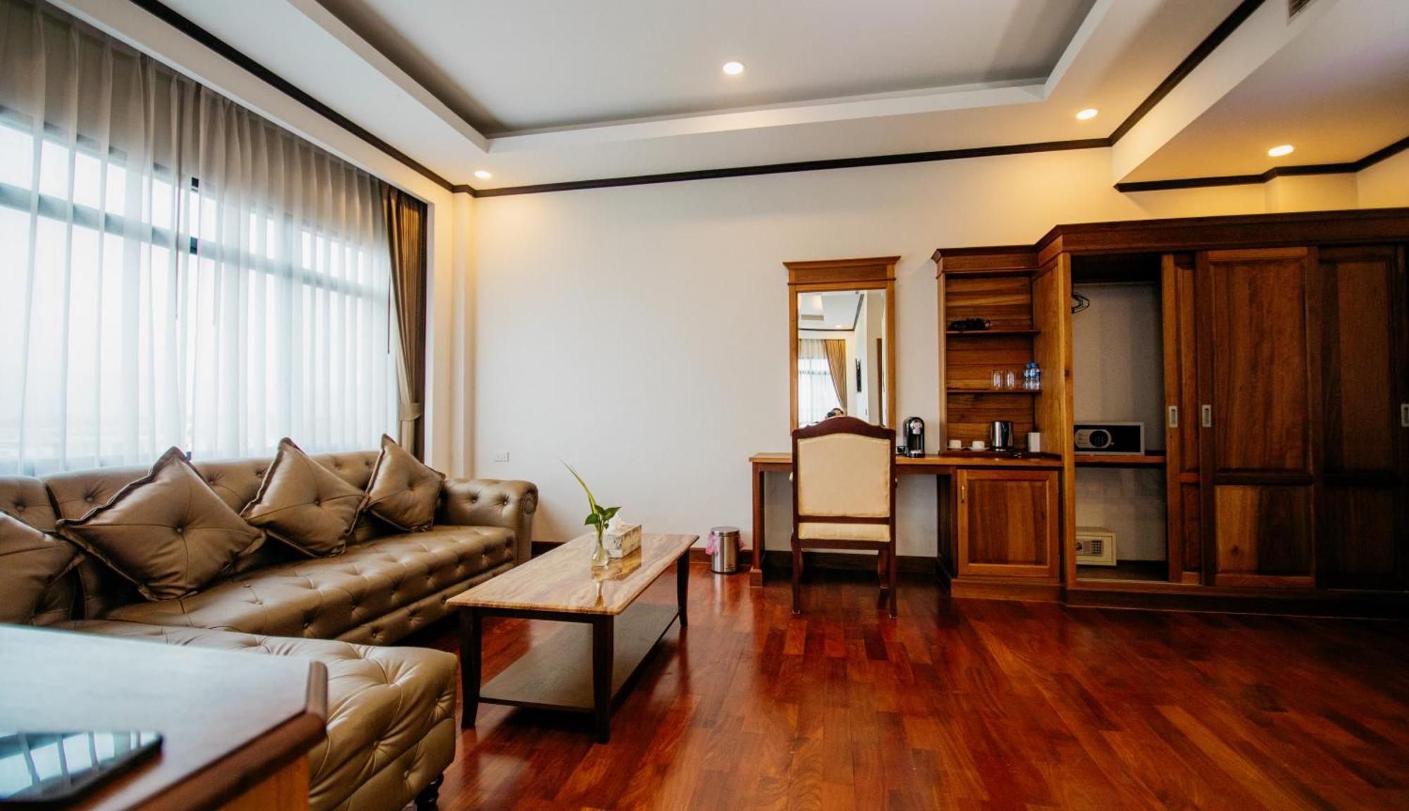 Sisombat Plaza Hotel Vang Vieng Dış mekan fotoğraf