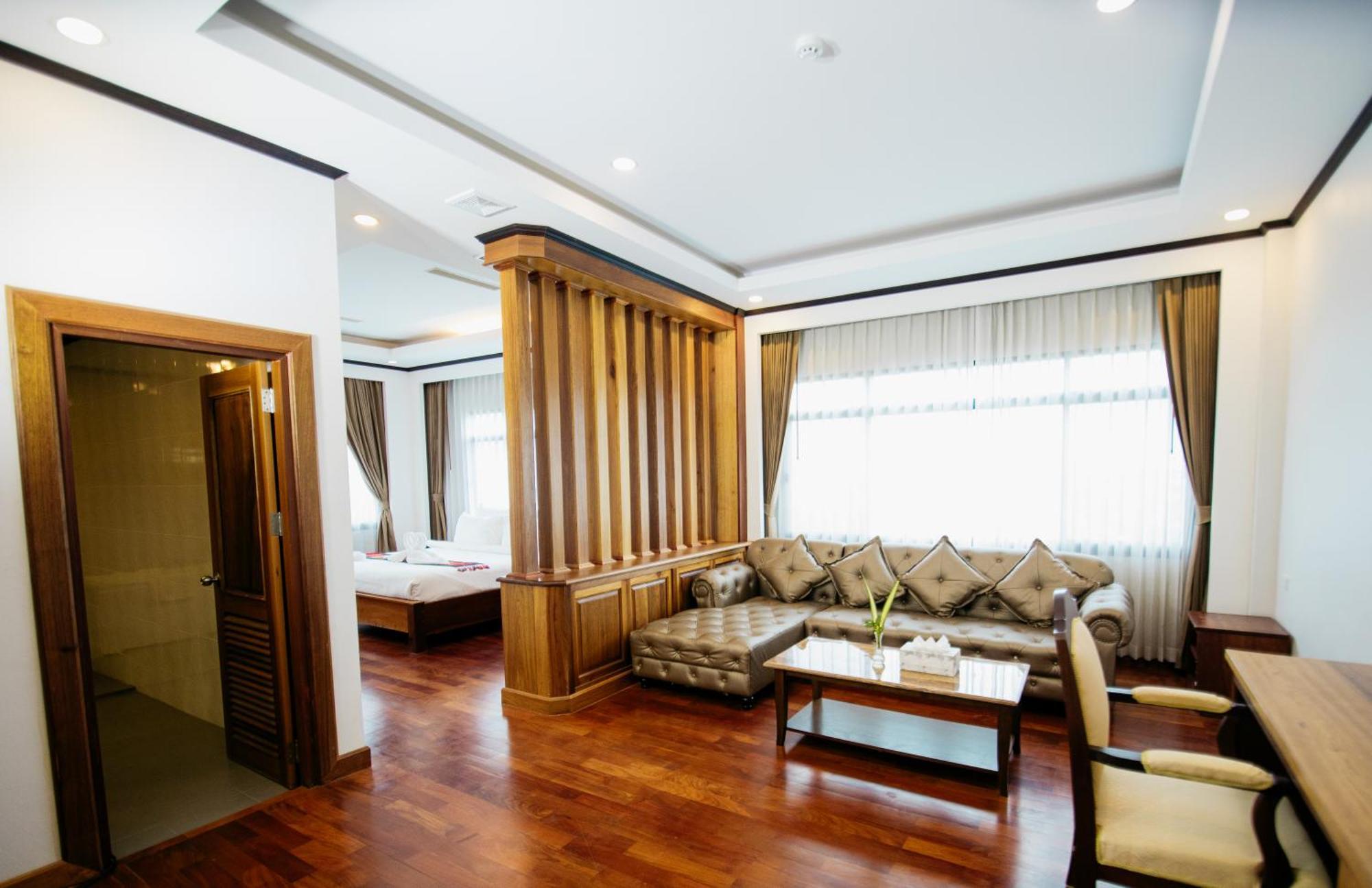 Sisombat Plaza Hotel Vang Vieng Dış mekan fotoğraf