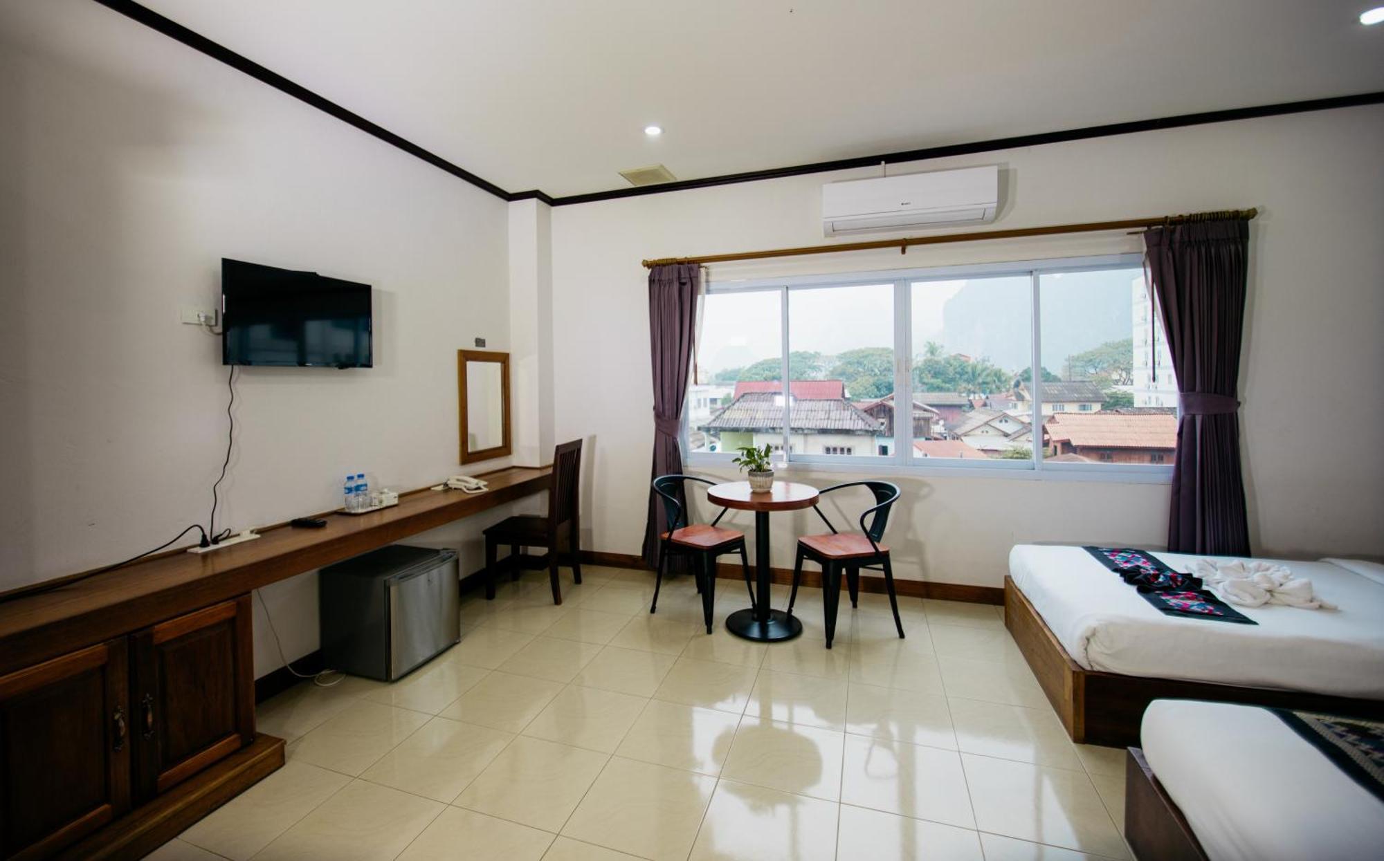 Sisombat Plaza Hotel Vang Vieng Dış mekan fotoğraf