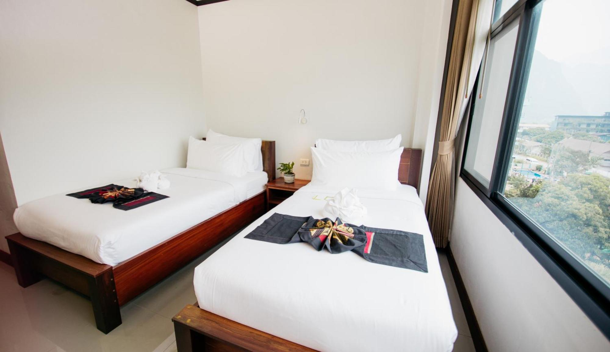 Sisombat Plaza Hotel Vang Vieng Dış mekan fotoğraf