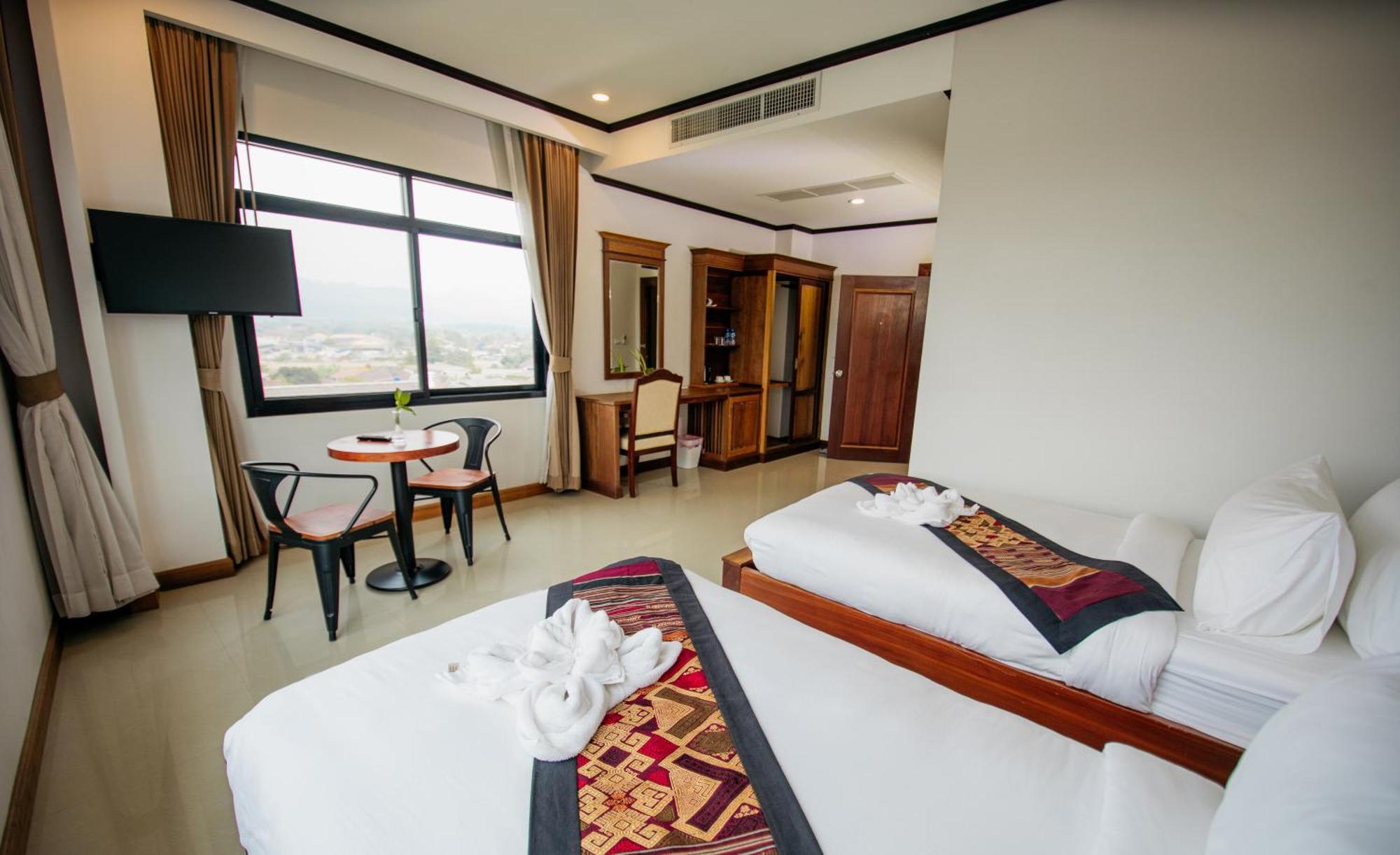 Sisombat Plaza Hotel Vang Vieng Dış mekan fotoğraf